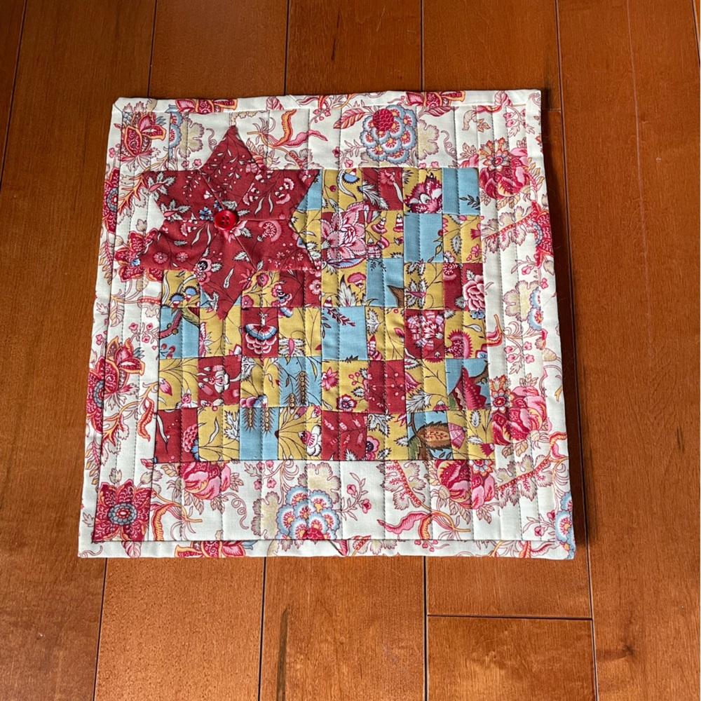 Patchwork Quilted table linen - Floral Red, Yellow & Blue